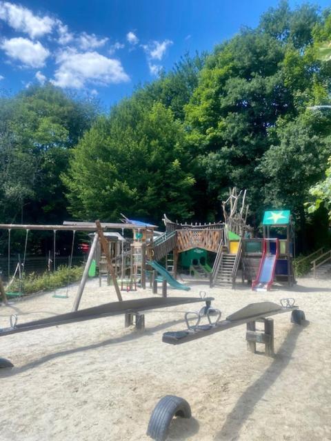 דורבורי A- Frame Huisje Ardennen מראה חיצוני תמונה